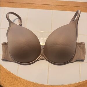 42D Cacique Smooth Boost Plunge Bra